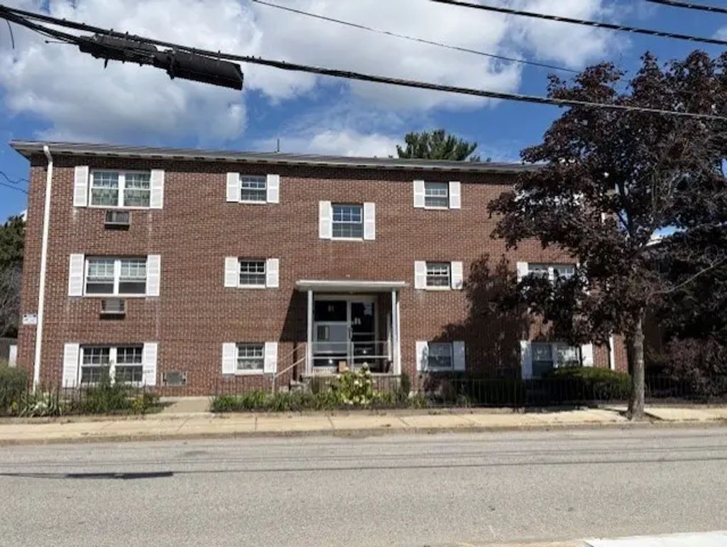 31 Pond Street #26, Waltham