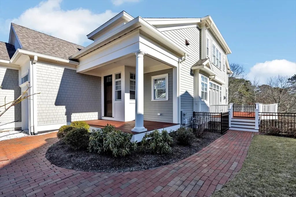 28b Clayton Cir. #b, Mashpee