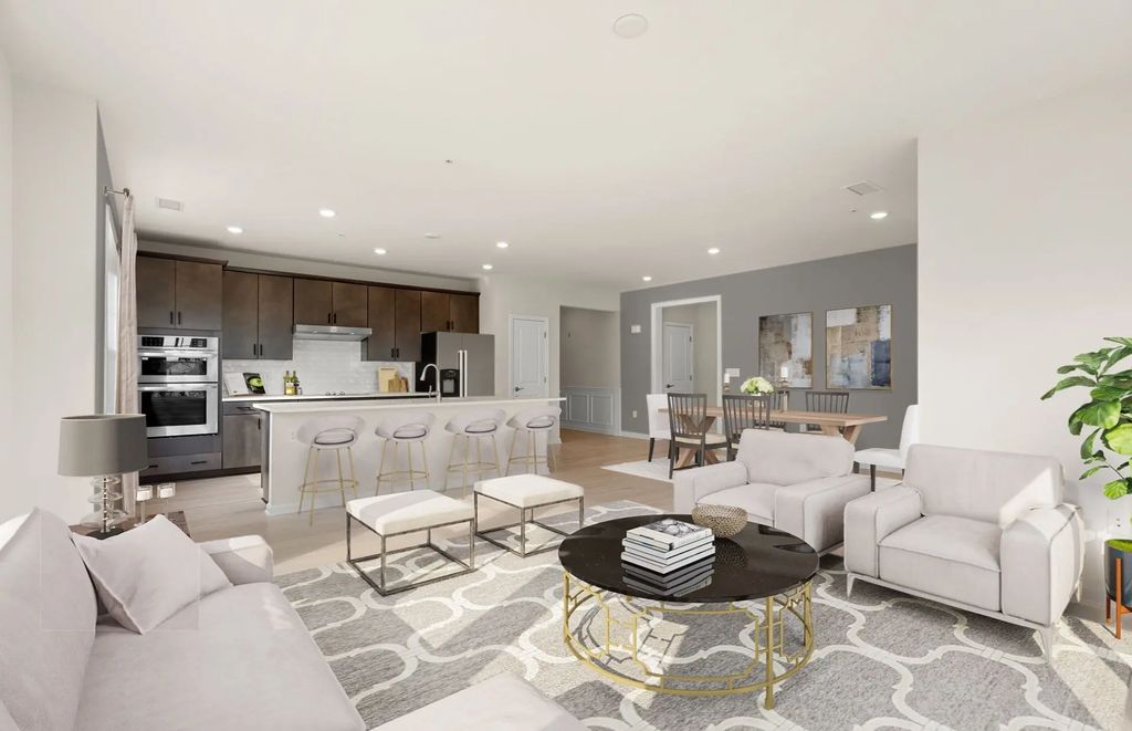 8 Peters Farm Way #106, Westborough