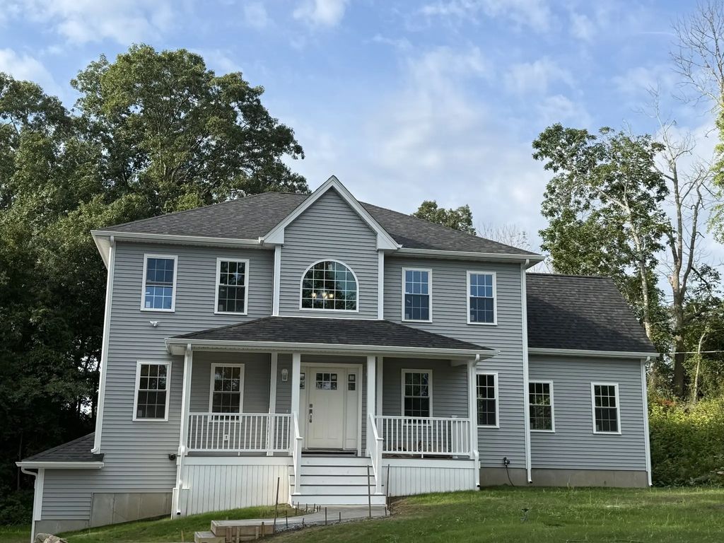 1 Old Fall River Rd, Dartmouth