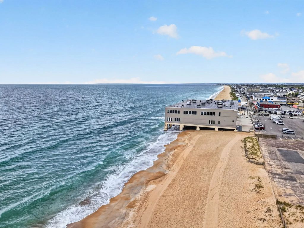 16 Northend Blvd #2, Salisbury