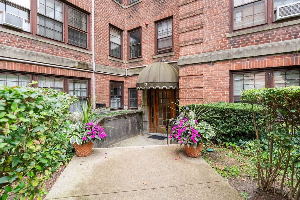 12 Kilsyth Terrace #33, Boston