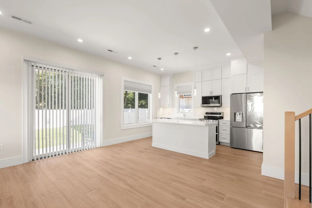 82 Lexington Street #a, Newton