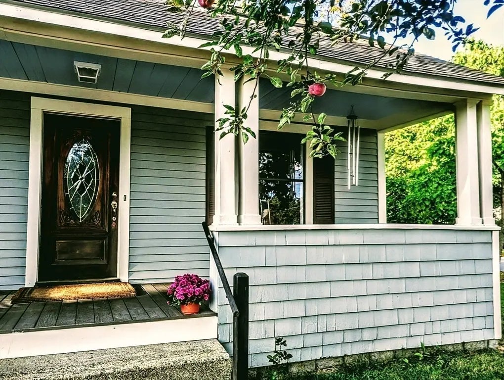 40 Ayer Road, Shirley