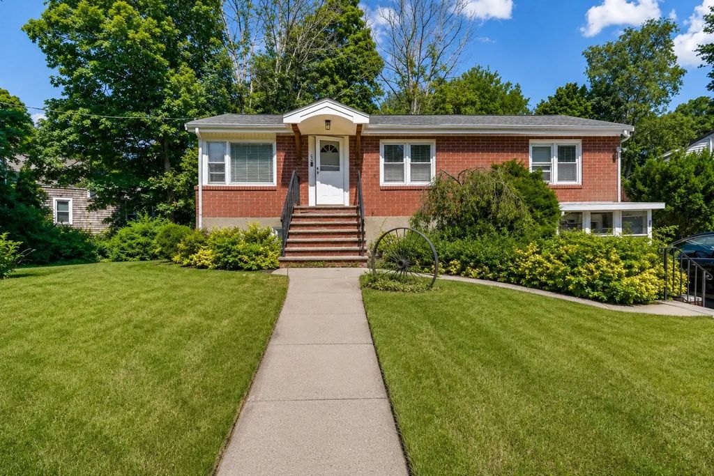 65 Fowler St, Randolph