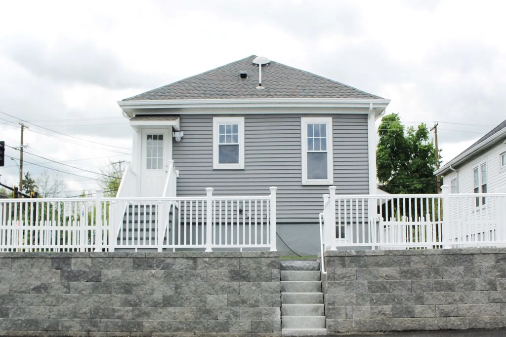 338 Sea St, Quincy