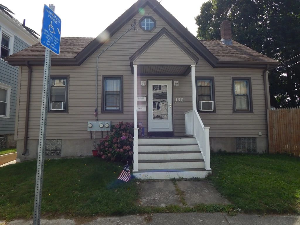 158 Adams St, New Bedford