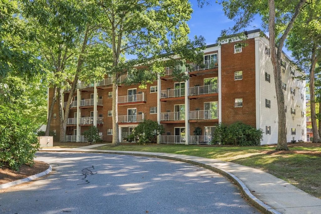 55 Greentree Lane #49, Weymouth