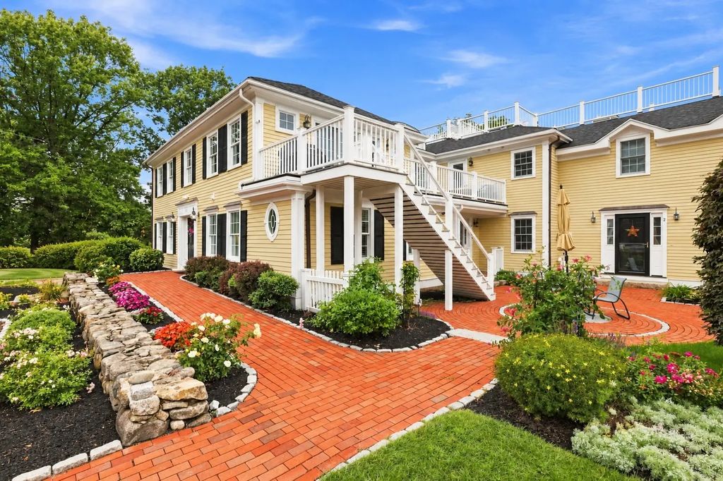 174 Lowell St #3, Andover