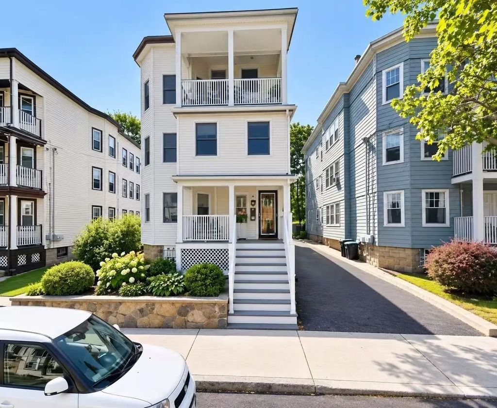 126 Albion #3, Somerville
