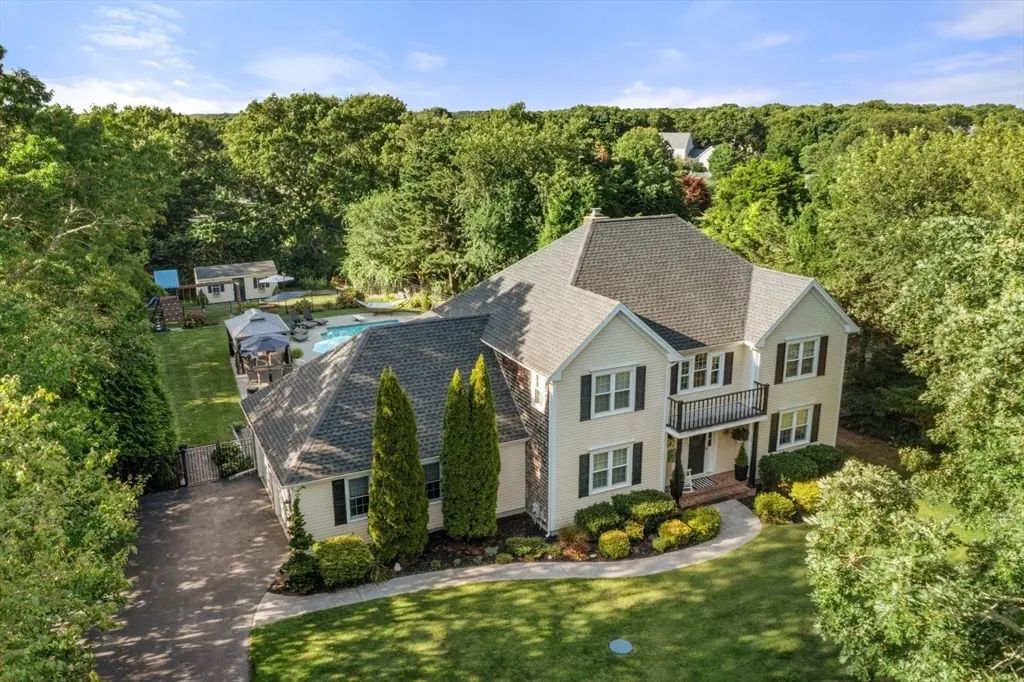 9 Fieldwood Drive, Bourne