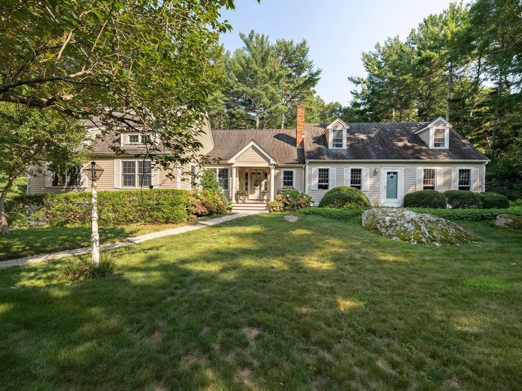 14 Copper Beech Dr, Kingston