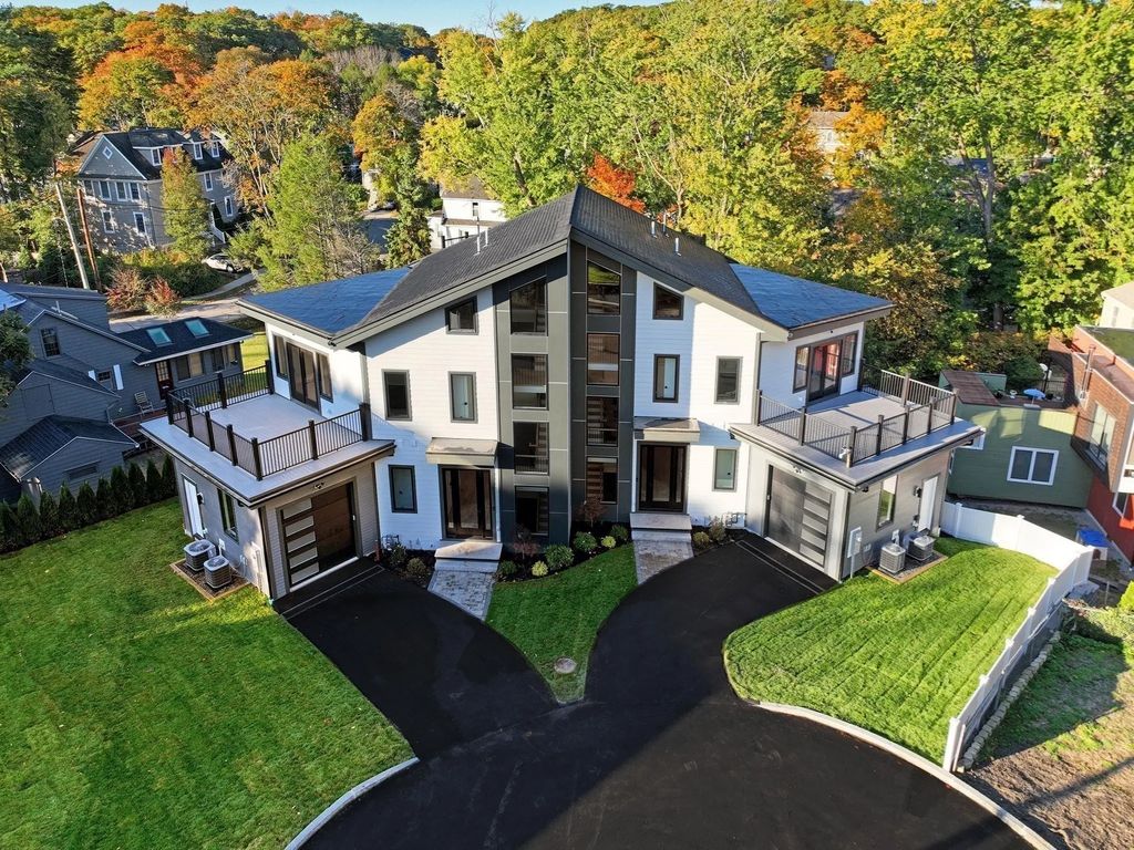 18 Josselyn Pl #18, Newton
