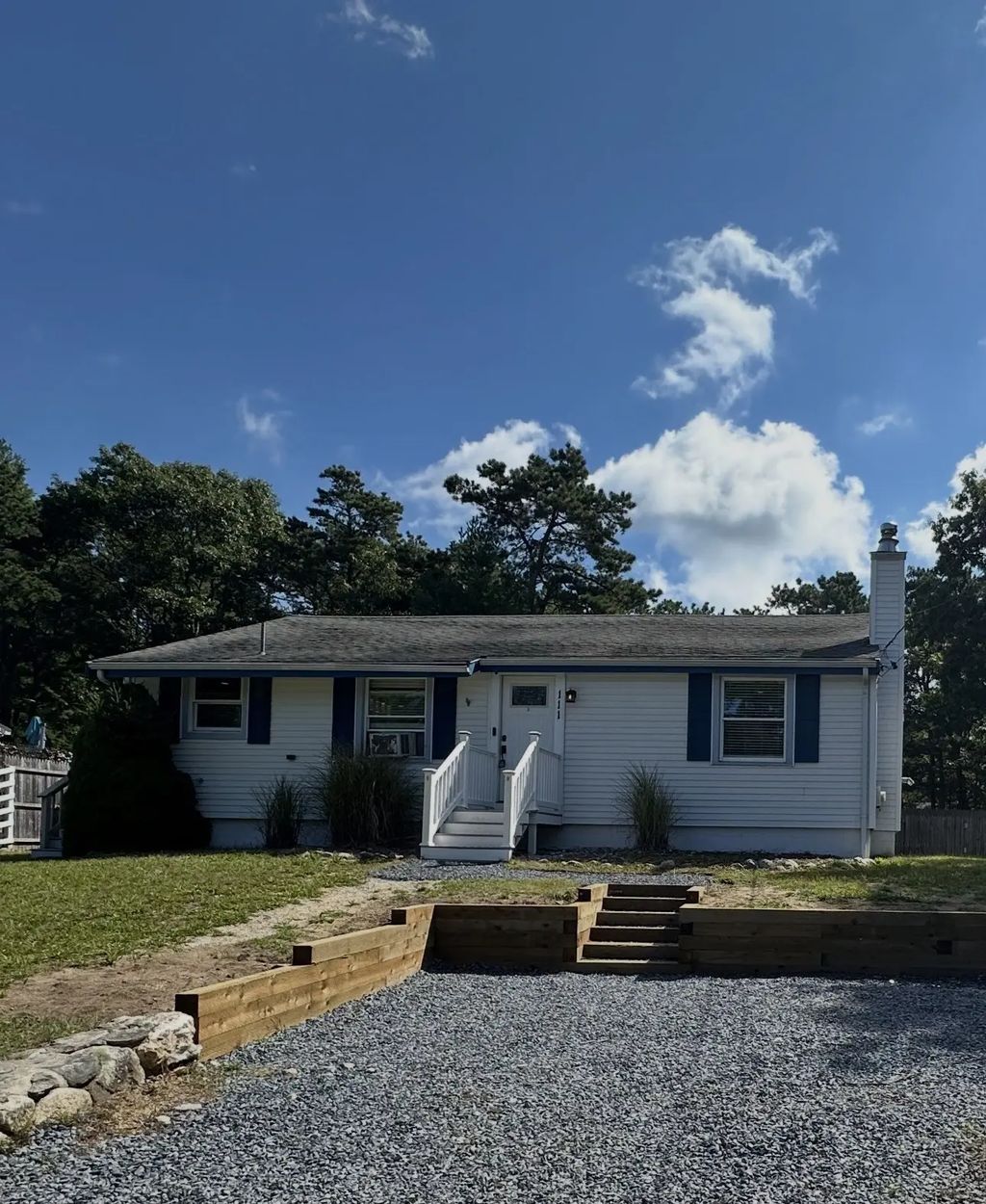 111 Wareham Lake Shore Dr, Wareham