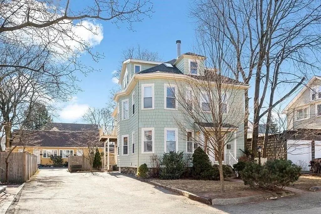 5 Henry St #1, Belmont