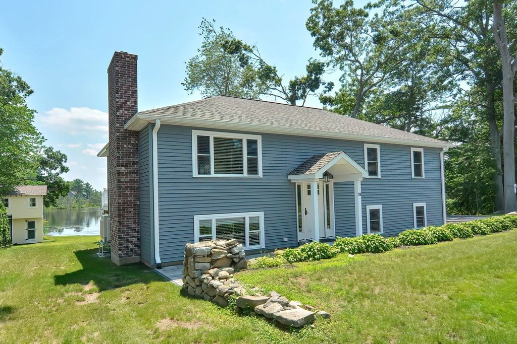 36 Birch Island Road, Webster