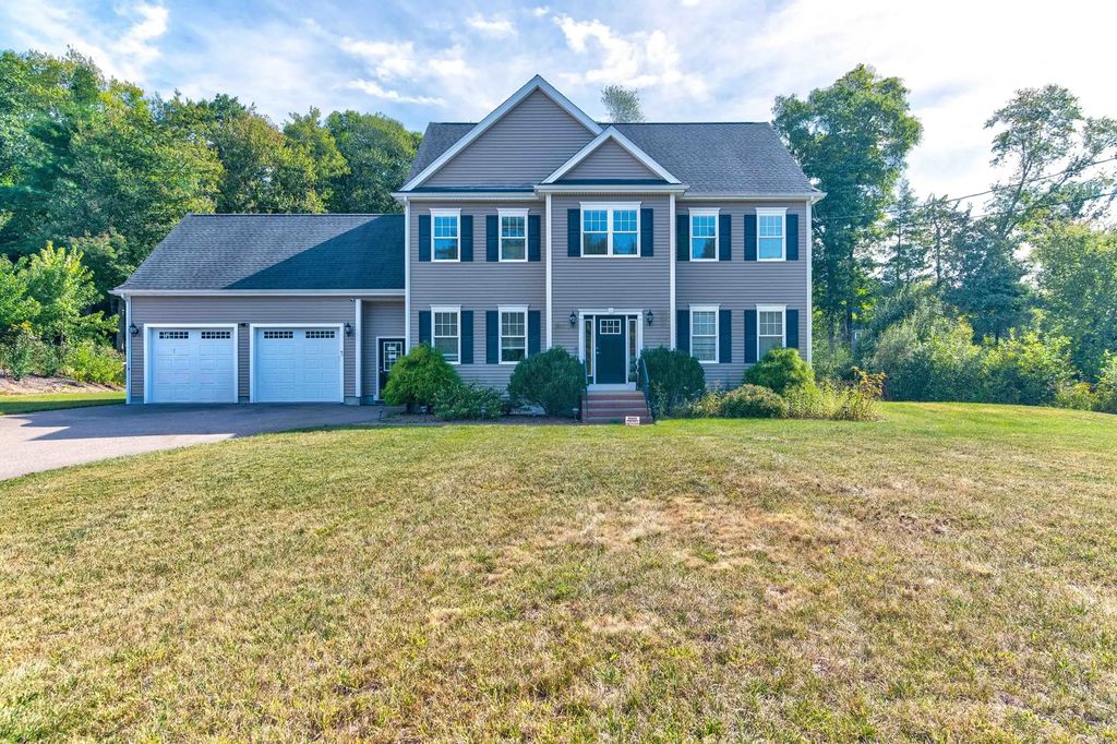 60 Foxboro Rd, Wrentham