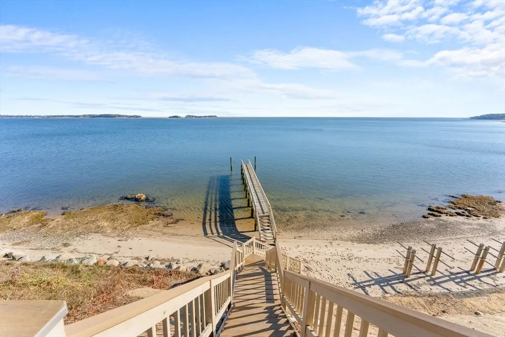 16 Carlton Rd, Orleans