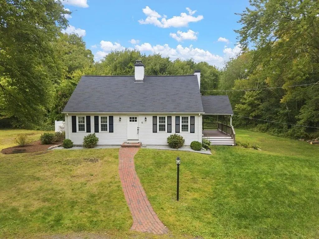 11 Bow St, Plainville