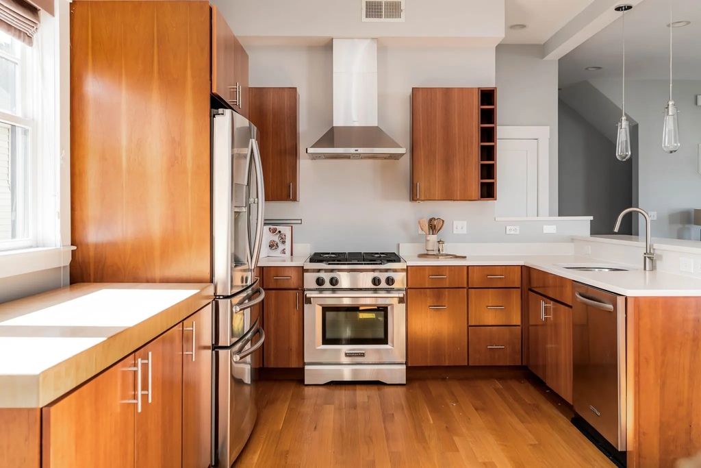 152 Albion St #a, Somerville