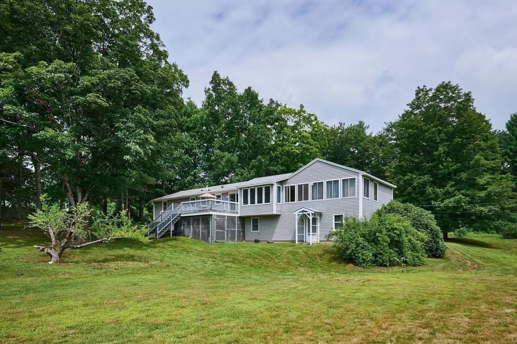 21 Old Bernardston Rd, Northfield