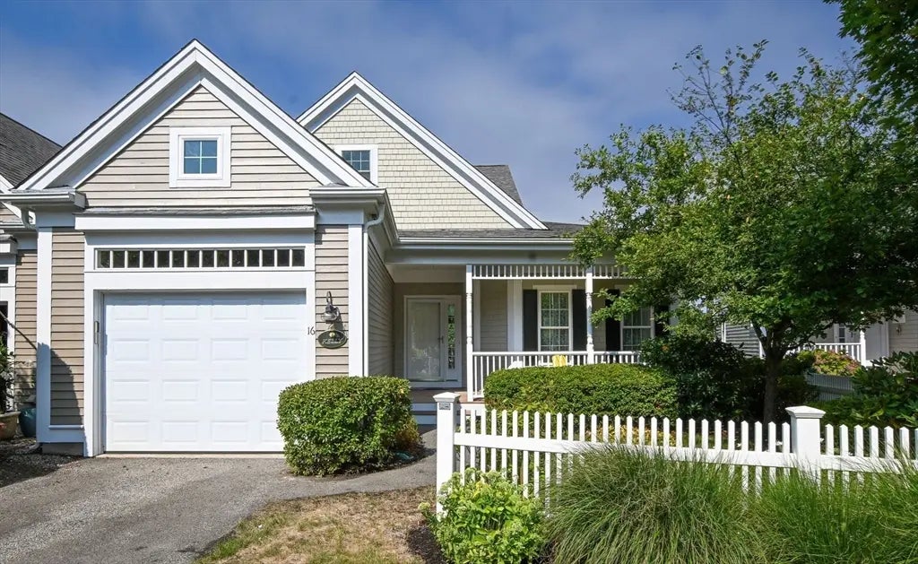 16 Amberwood Ct #16, Bourne