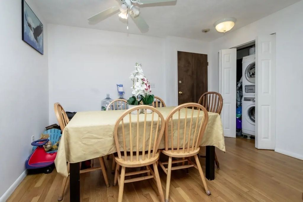 245 Lafayette St. #2d, Salem