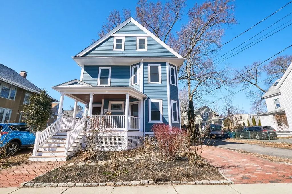 221 White Street #1, Belmont