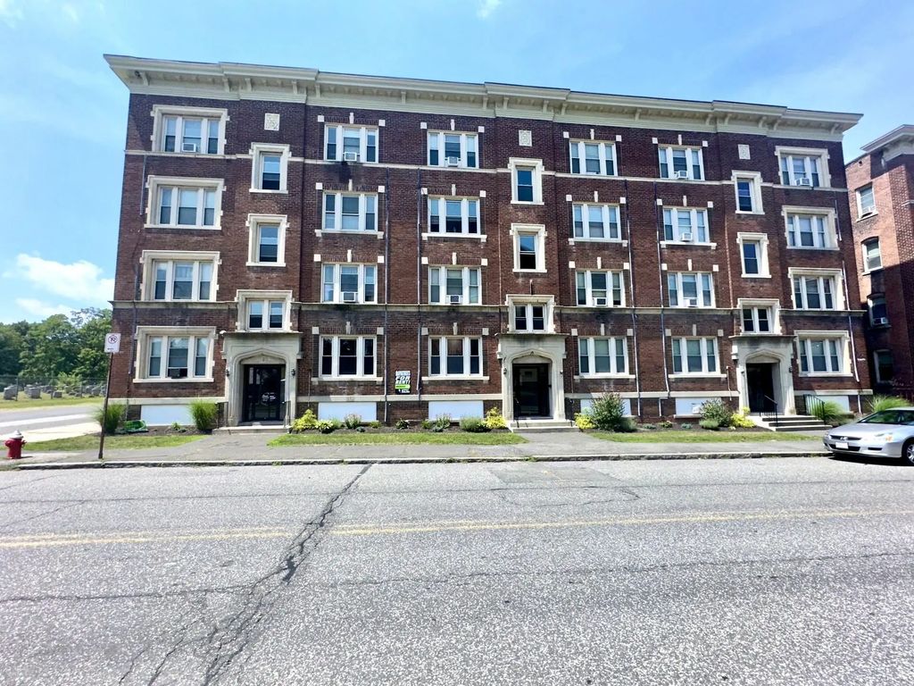 587 Pleasant St #3l, Holyoke