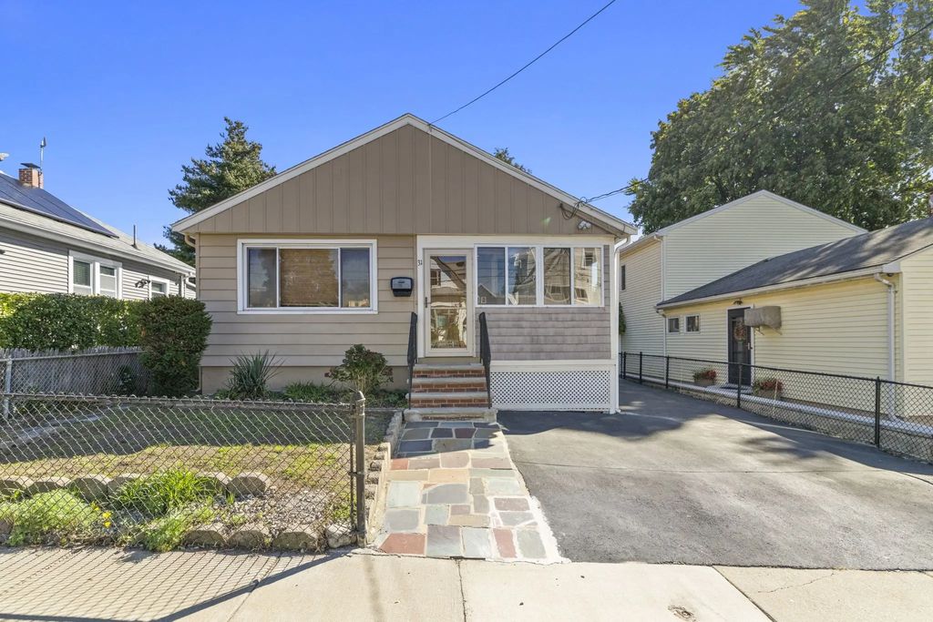 31 Furness Street, Revere