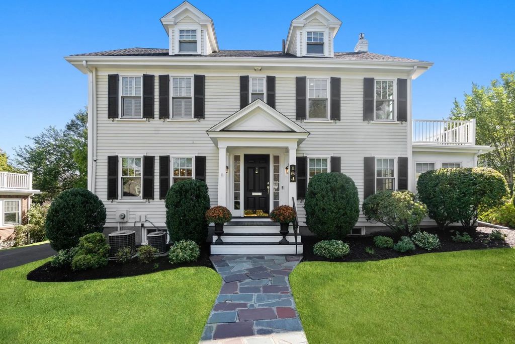 164 Common St, Belmont