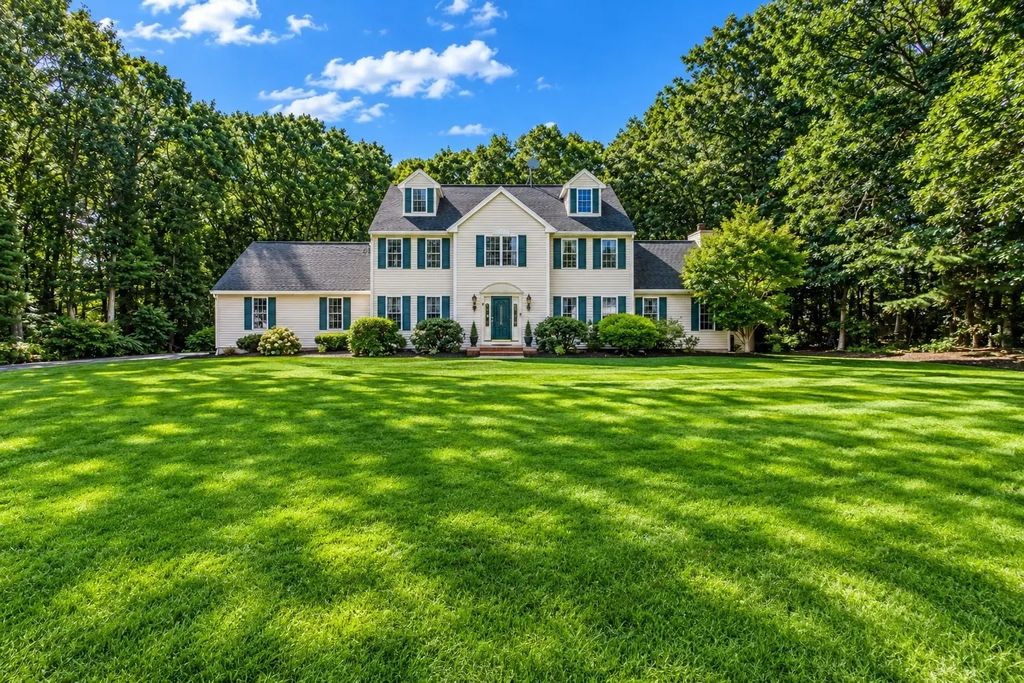 4 Dorset Drive, Walpole