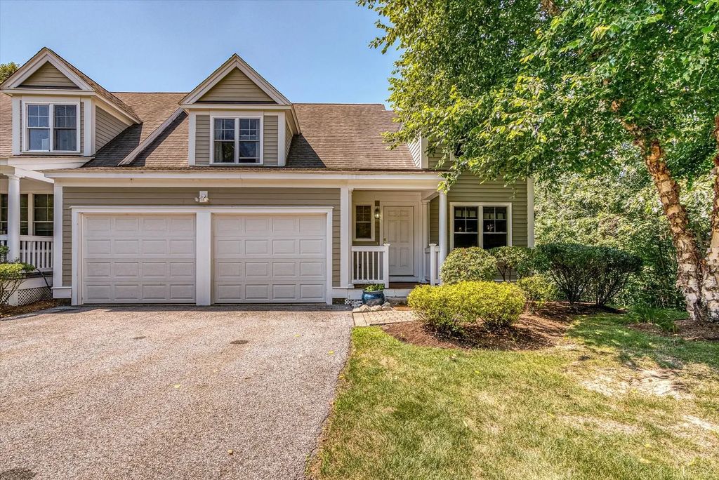 8 Paxton Ct #8, Grafton