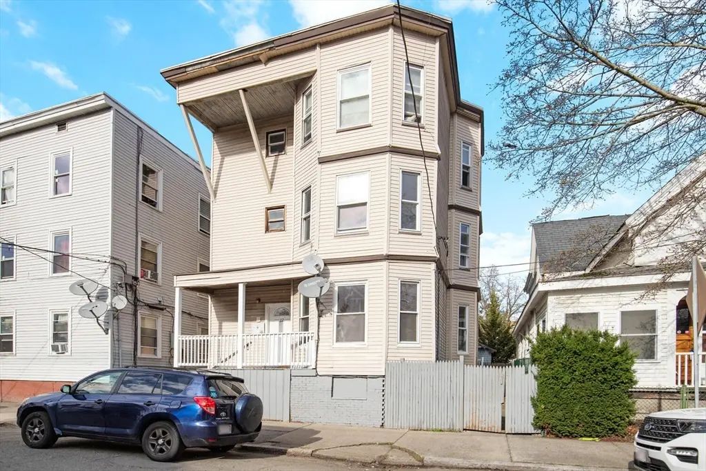 22 Elm St, Lynn