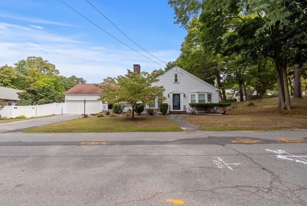 163 Oakside Ave, Methuen