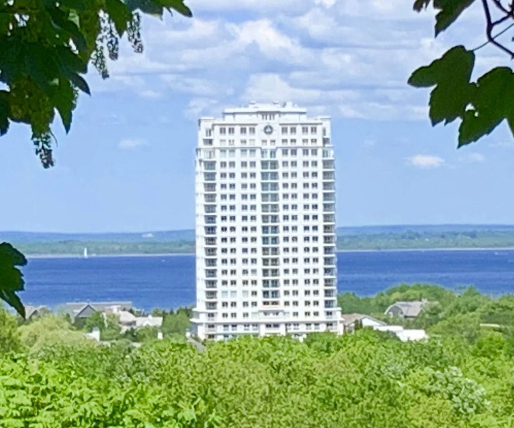 1 Tower Dr #704, Portsmouth