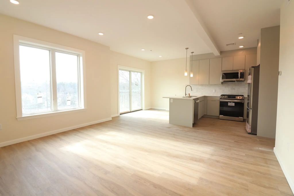 458 Washington St #307, Boston
