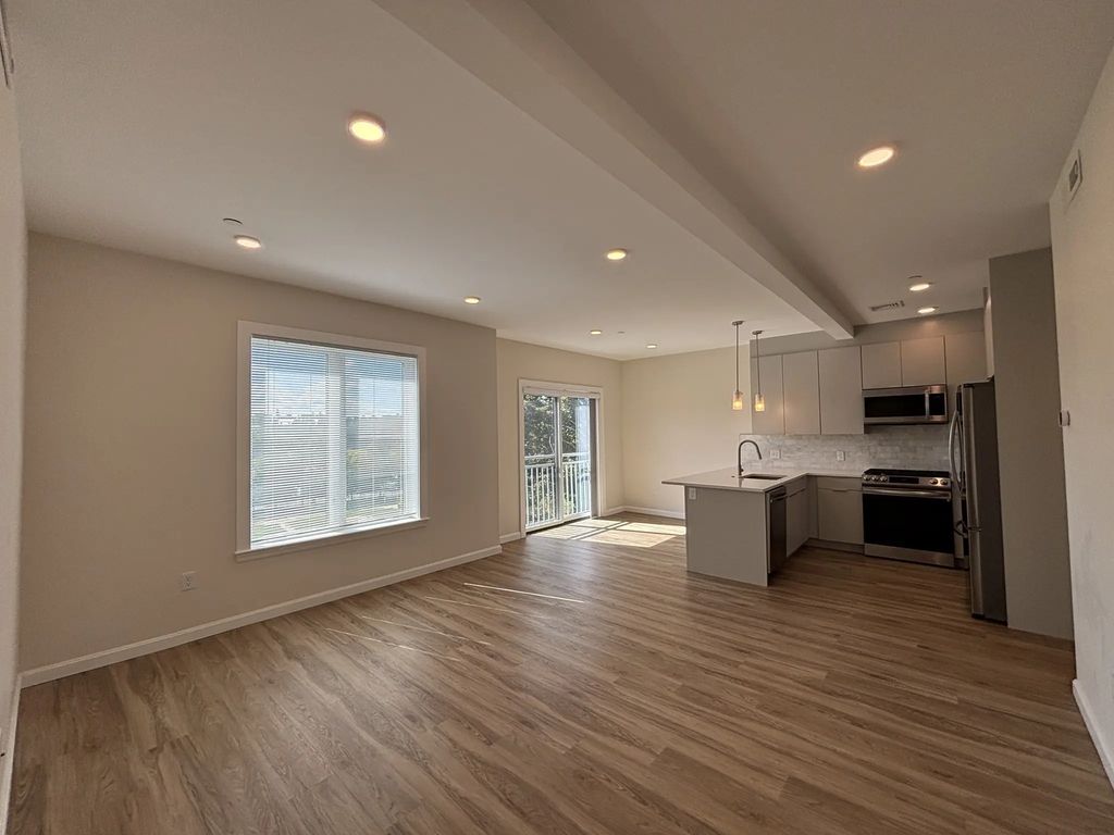 458 Washington St #307, Boston