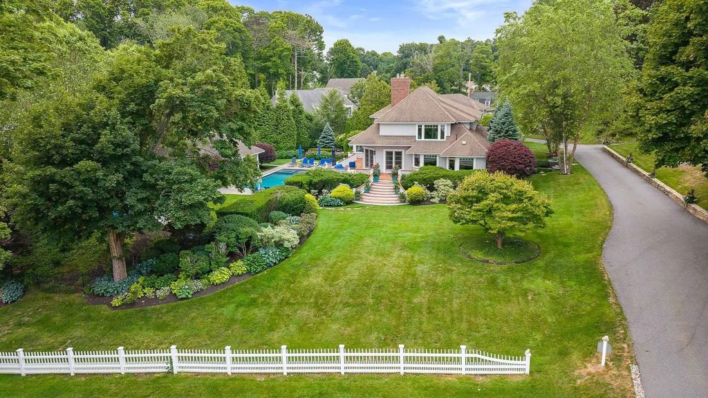 1 Anchorage Ln, Marblehead
