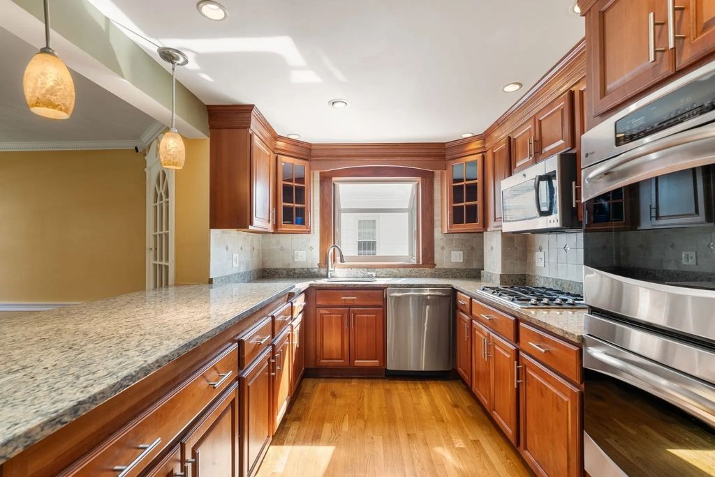 76 Clearwater Drive, Boston