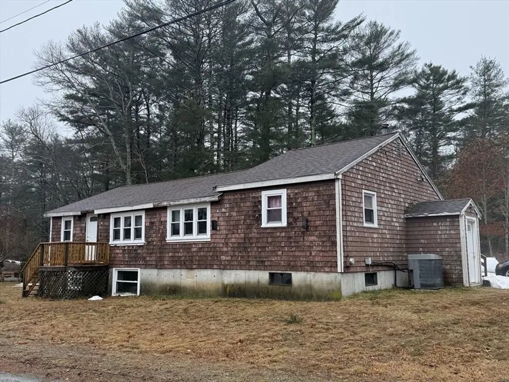 52 Cedar Dr, Carver