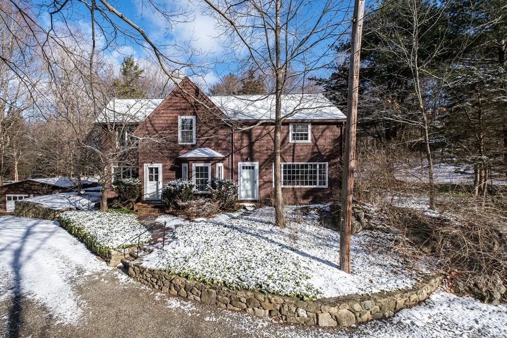 445 Glen Rd., Weston