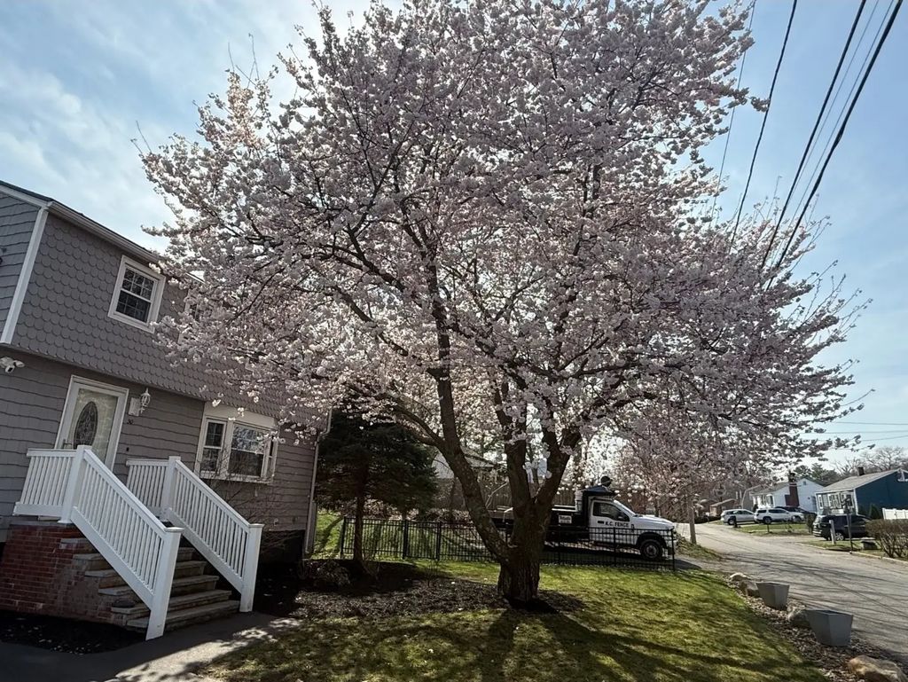 30 Pratt St, Tewksbury