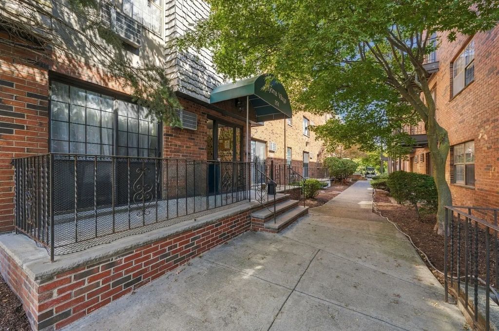 354 Broadway #5, Lynn