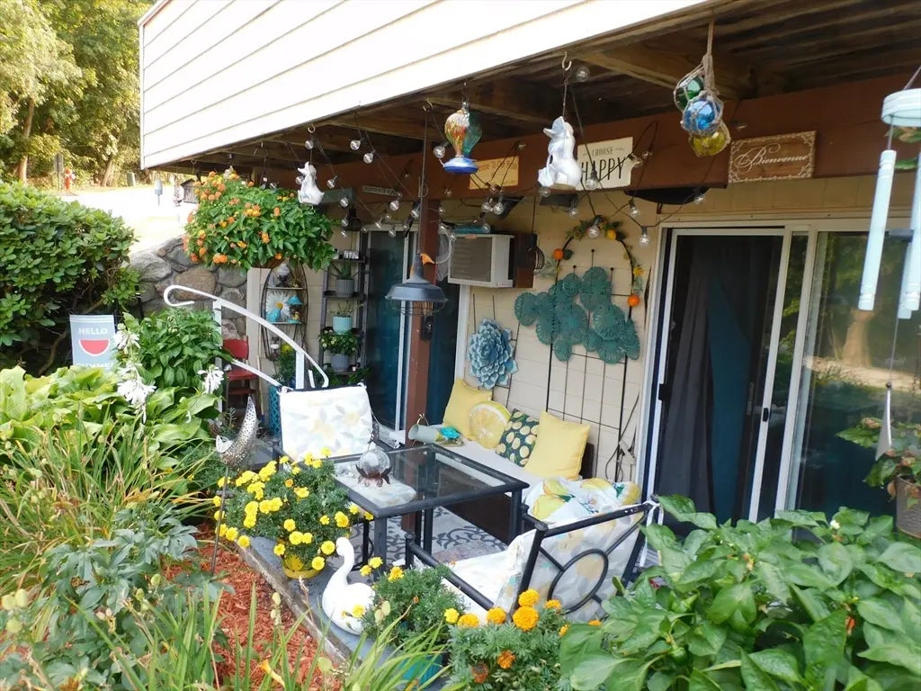 16 Glen Devin St #16, Amesbury