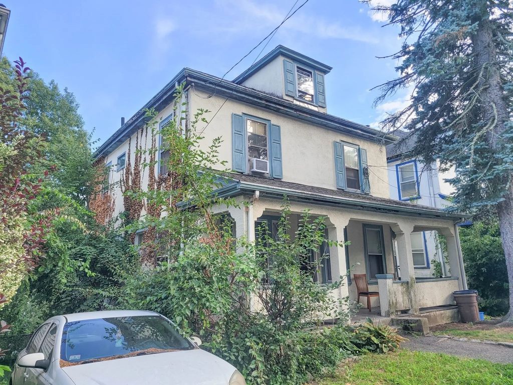 152 Savannah Avenue, Boston