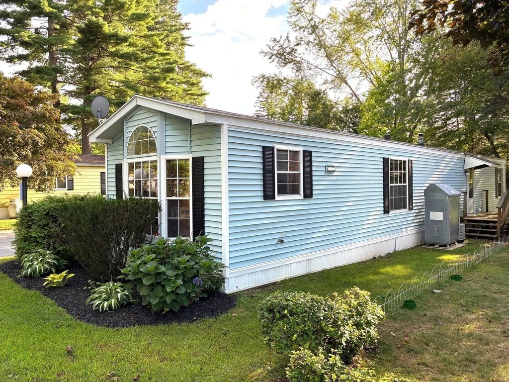 8a Lisa Cir., Merrimac