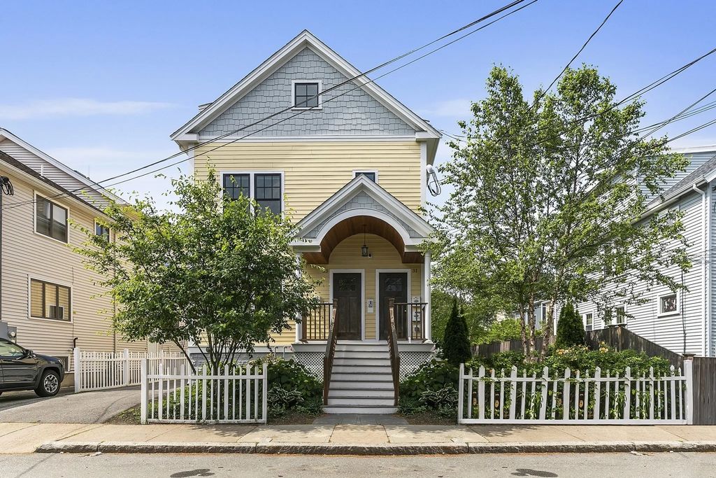 33 Clyde St #1, Somerville