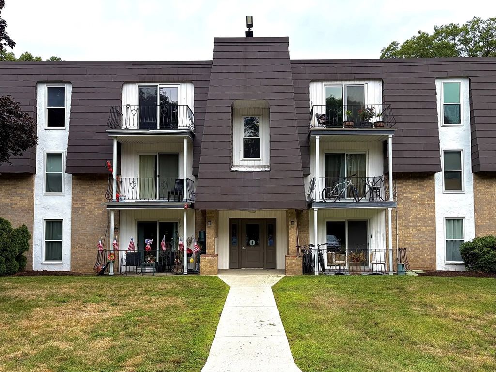 4 Kennedy Lane #6, Milford