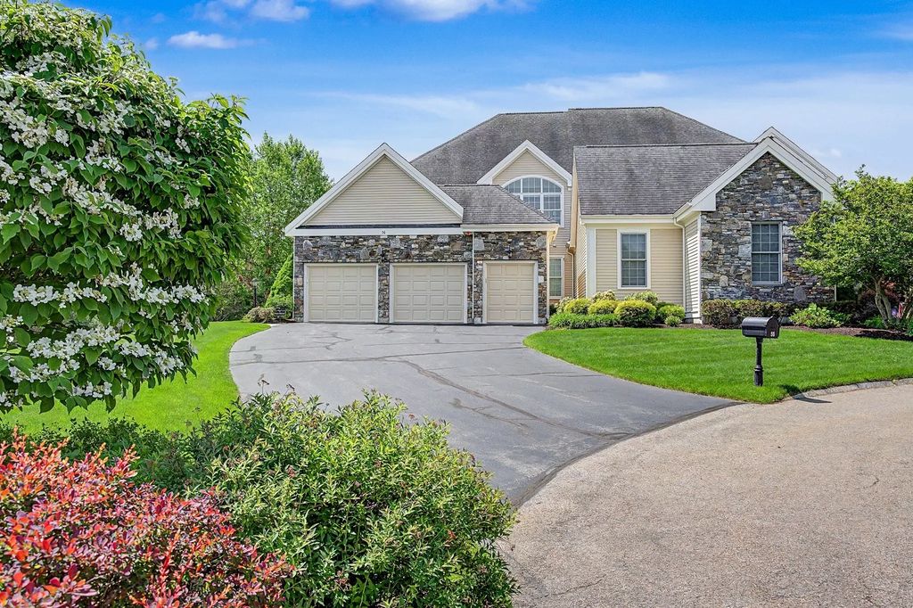 56 Clubhouse Way #56, Sutton